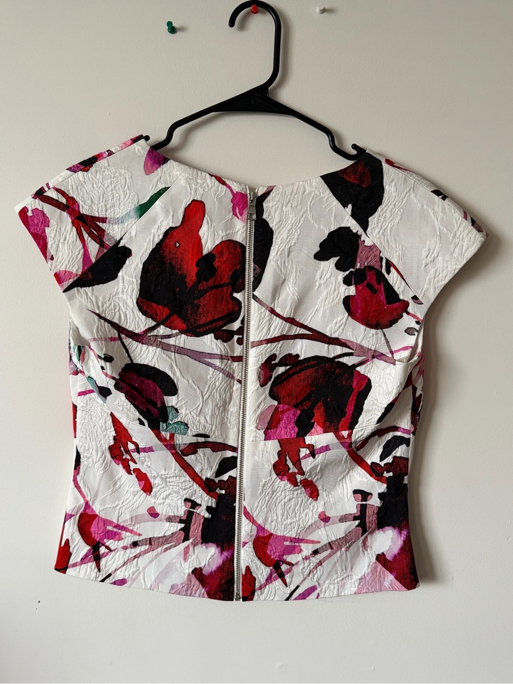 Sachin + Babi White Floral V-Neck Cap-Sleeve Top with Pink and Red Print - Picture 6 of 7